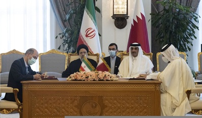 Qatar Amir and Iranian President Witness MoUs and Agreements Signing